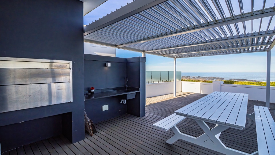 4 Bedroom Property for Sale in Pearl Bay Western Cape